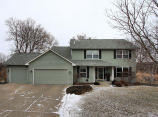 5825 Brentridge Dr, Shorewood, MN 55331