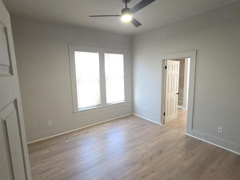 1908 N Mitchell Ave #A — Photo 9