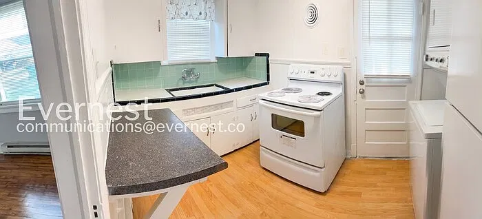 2 bed, 1.0 bath, 768 sqft, $1,595 — Photo 3