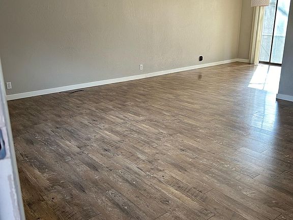 3rd image of 4383 N Collister Dr