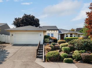 15660 NW Ridgetop Ln, Beaverton, OR 97006