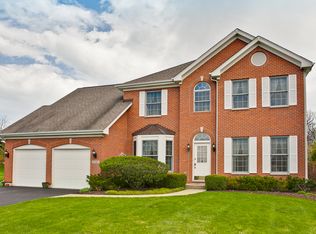 31183 Prairie Ridge Ct E, Libertyville, IL 60048