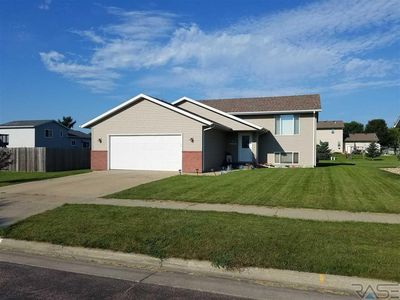 835 E Jesse Ct, Tea, SD, 57064