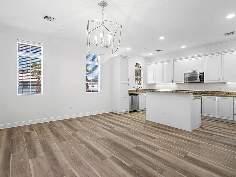 824 Virginia Garden Dr — Photo 12
