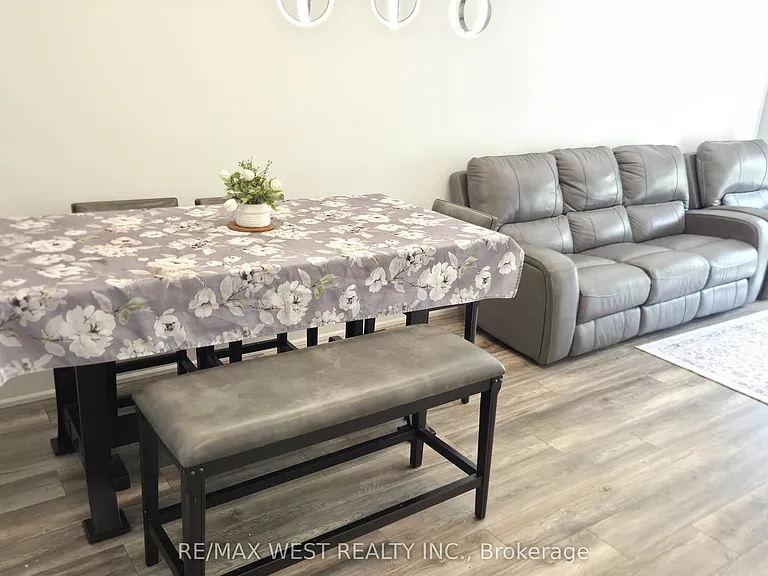 3020 Cedarglen Gate #33 — Photo 3