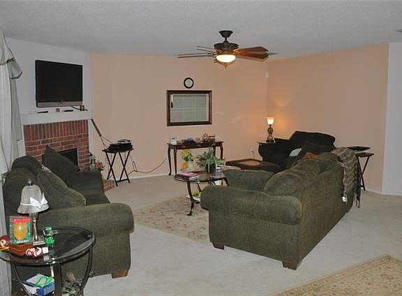 5th image of 1212 Candler Dr