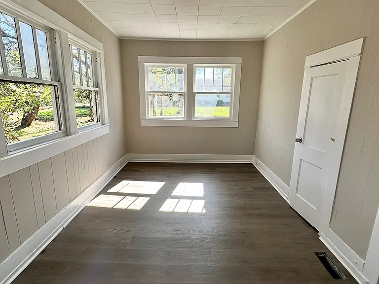 4801 Avenue S — Photo 2