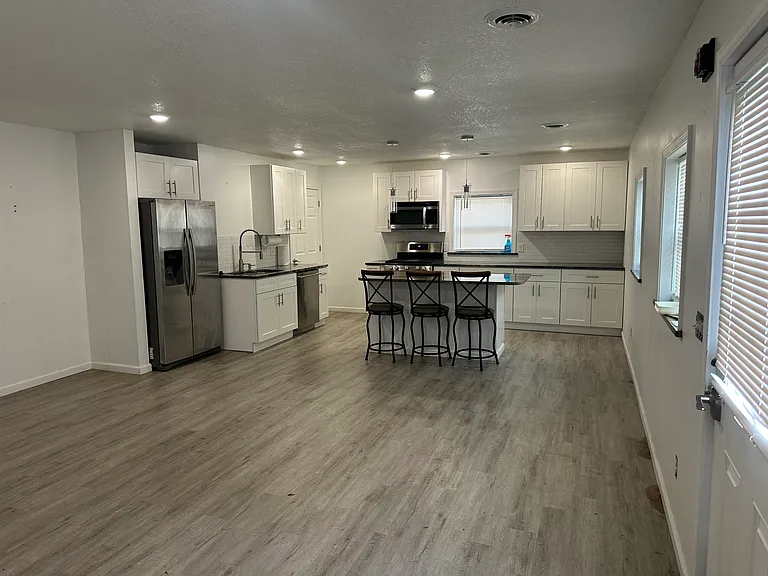 2982 W Remus Rd — Photo 6