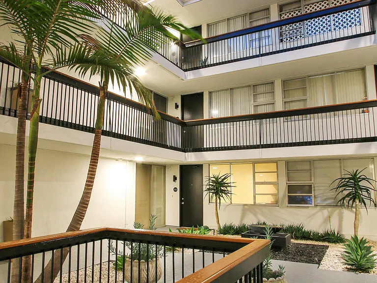 1025 Ocean Avenue — Photo 19