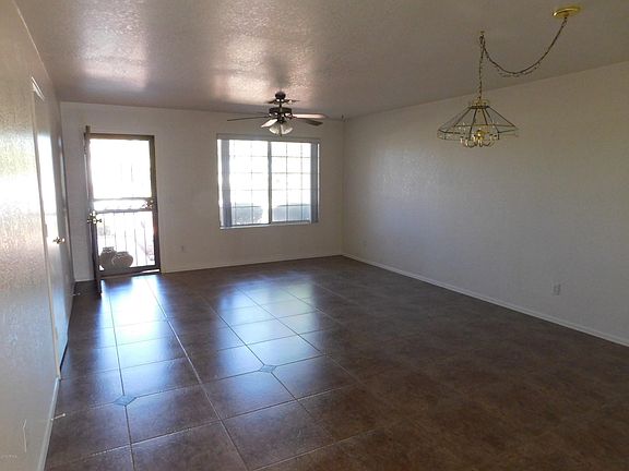 LR and Dr room looking toward front door