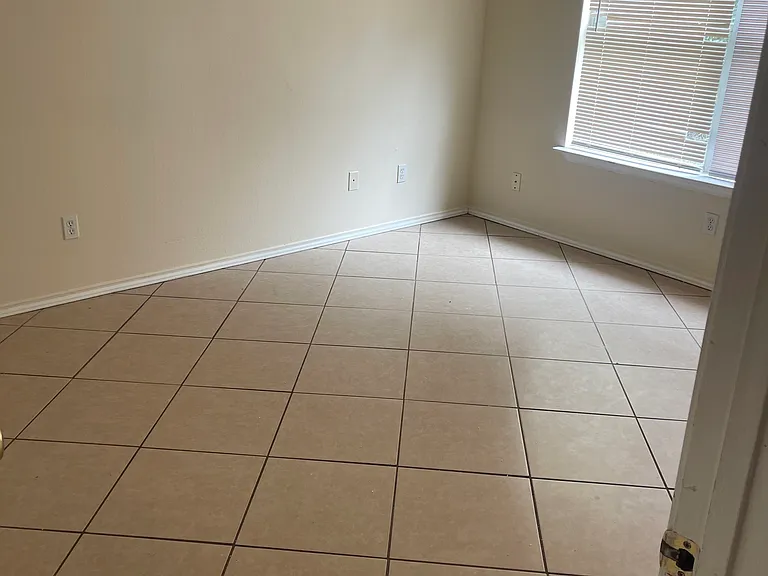 3405 Xanthisma Ave — Photo 3