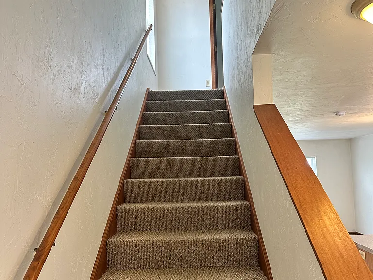 276 Kelly Blvd — Photo 9