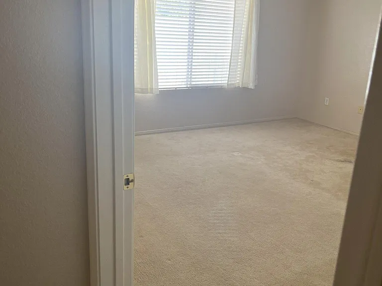 1267 Yucca Ln — Photo 6