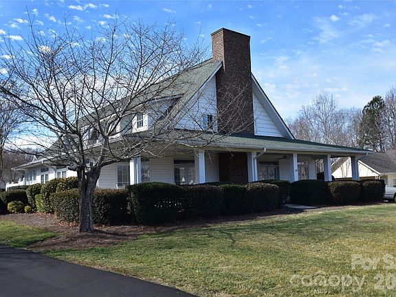 2nd image of 2331 Granville Pl