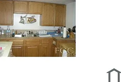 3 bed, 1200 sqft, $2,000 — Photo 3