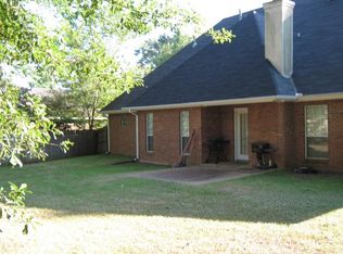 418 Autumn Creek Dr, Ridgeland, MS 39157