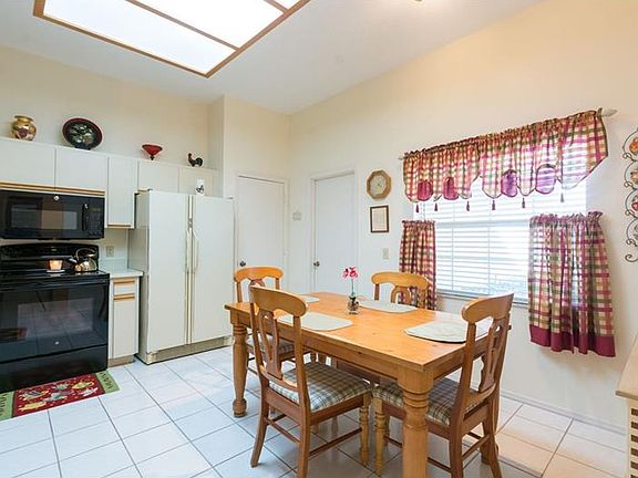 5th image of 18512 Otterwood Ave