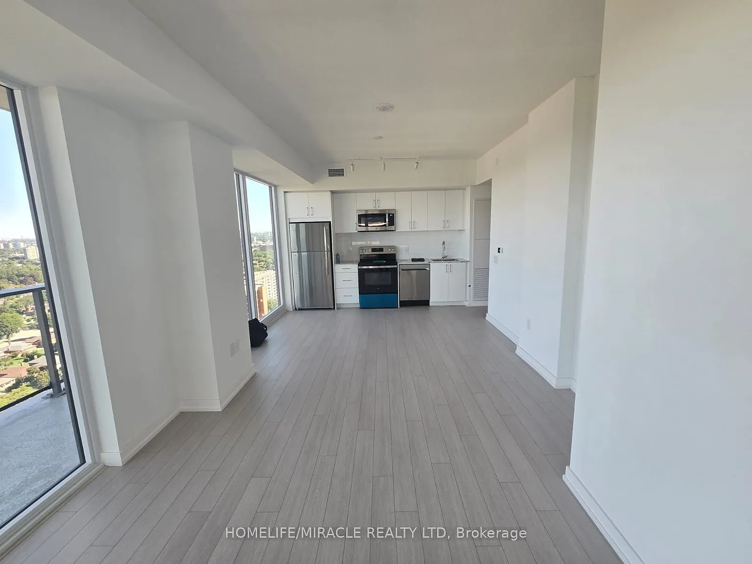 3 bed, $2,750 — Photo 1
