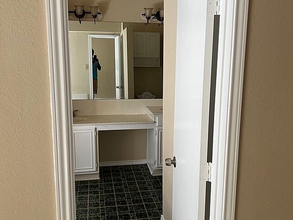 2nd image of 5809 Cypress Dr