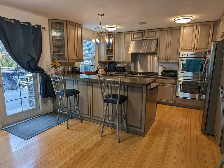 900 W Knepp Ave — Photo 1