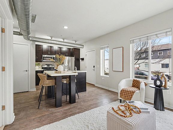 4th image of 600 Douglas St NW #612A
