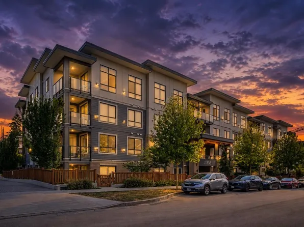 20356 72b Ave #402, Langley, BC V2Y 3E6