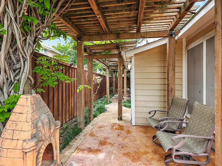 2303 Chapelwood Dr — Photo 49