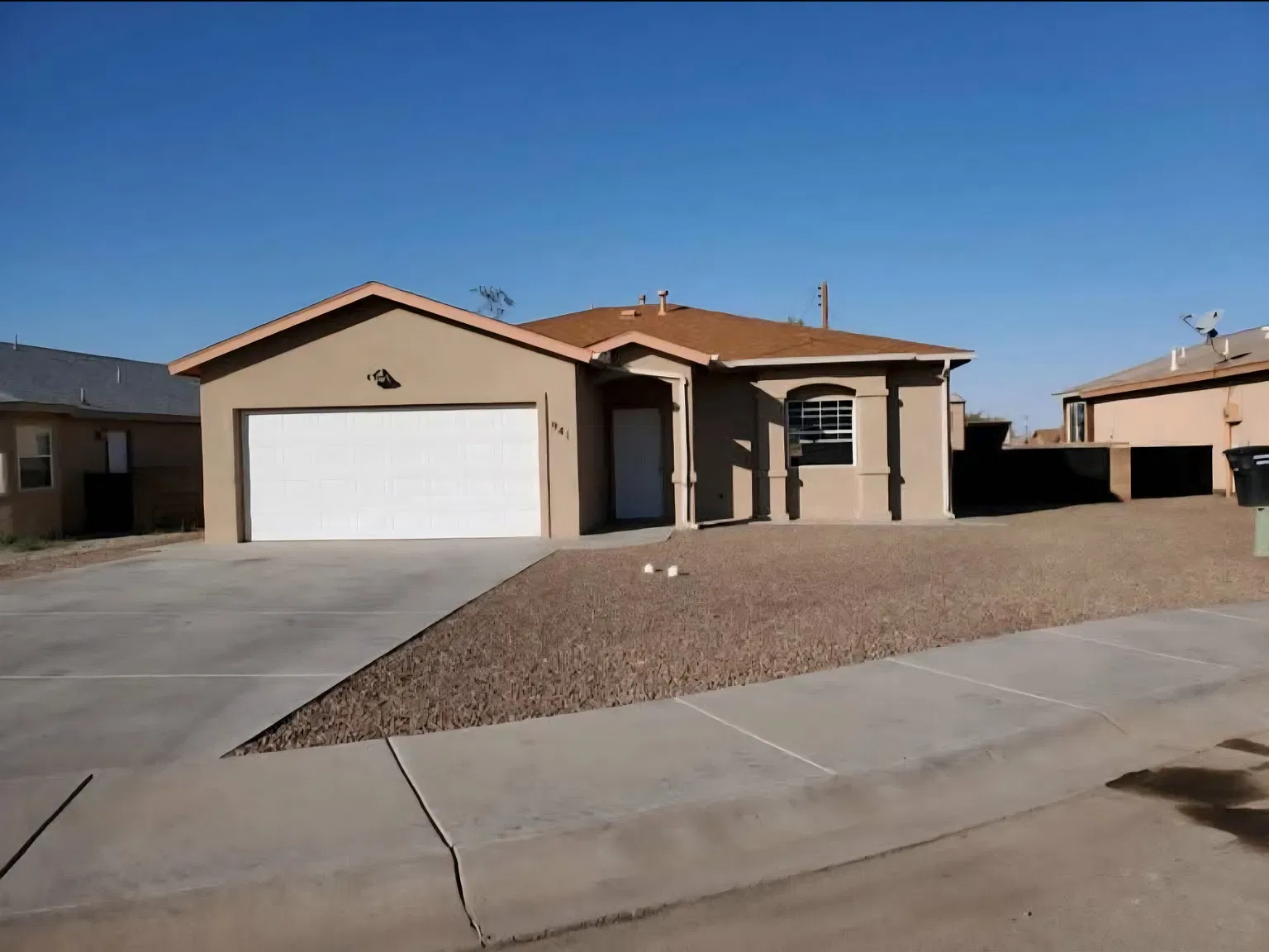 3 bed, 1280 sqft, $1,500 — Photo 1
