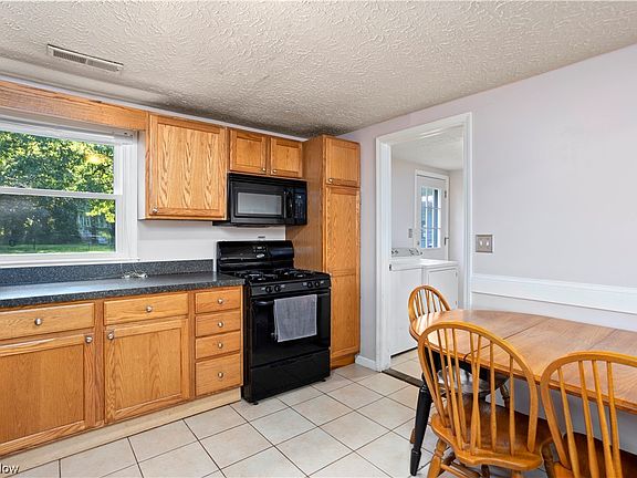 4th image of 2087 Samuel Dr