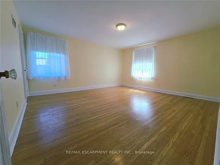 2047 James St — Photo 14