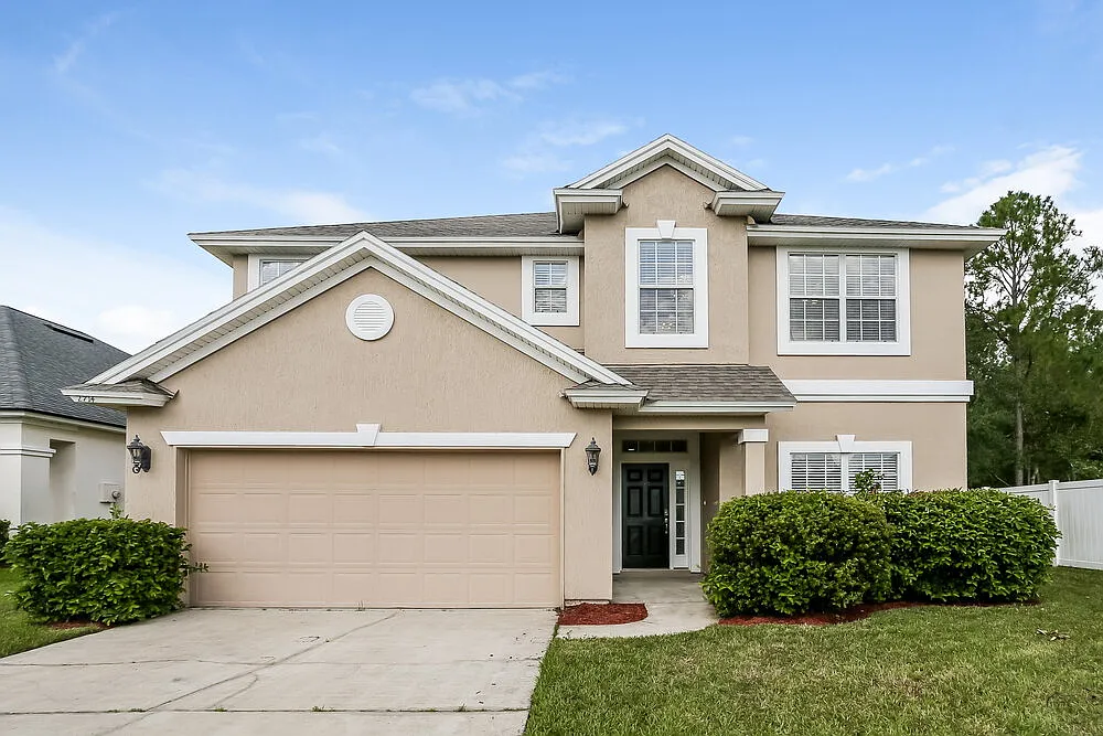4 bed, 2.5 bath, 2888 sqft, $3,490 — Photo 1