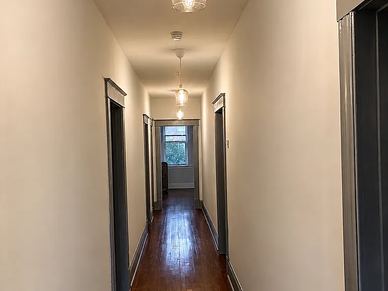 81 Wh Liberty St — Photo 10