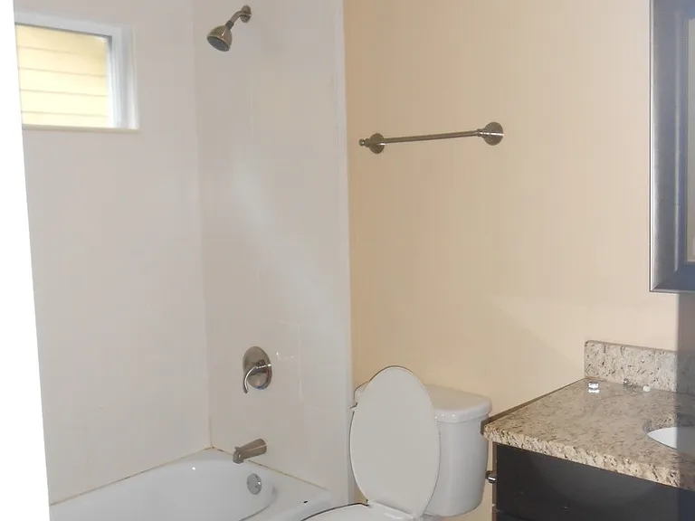 1315 N. Duval Street — Photo 9