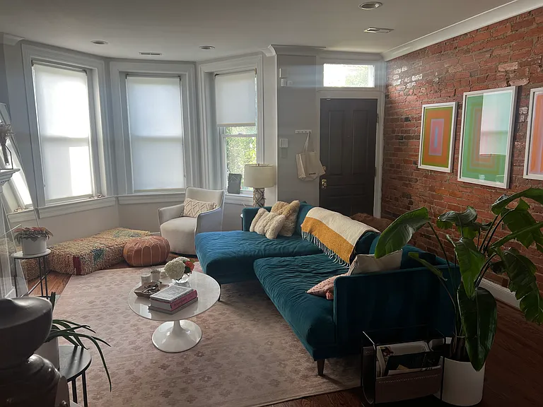 1524 E Capitol St NE — Photo 3