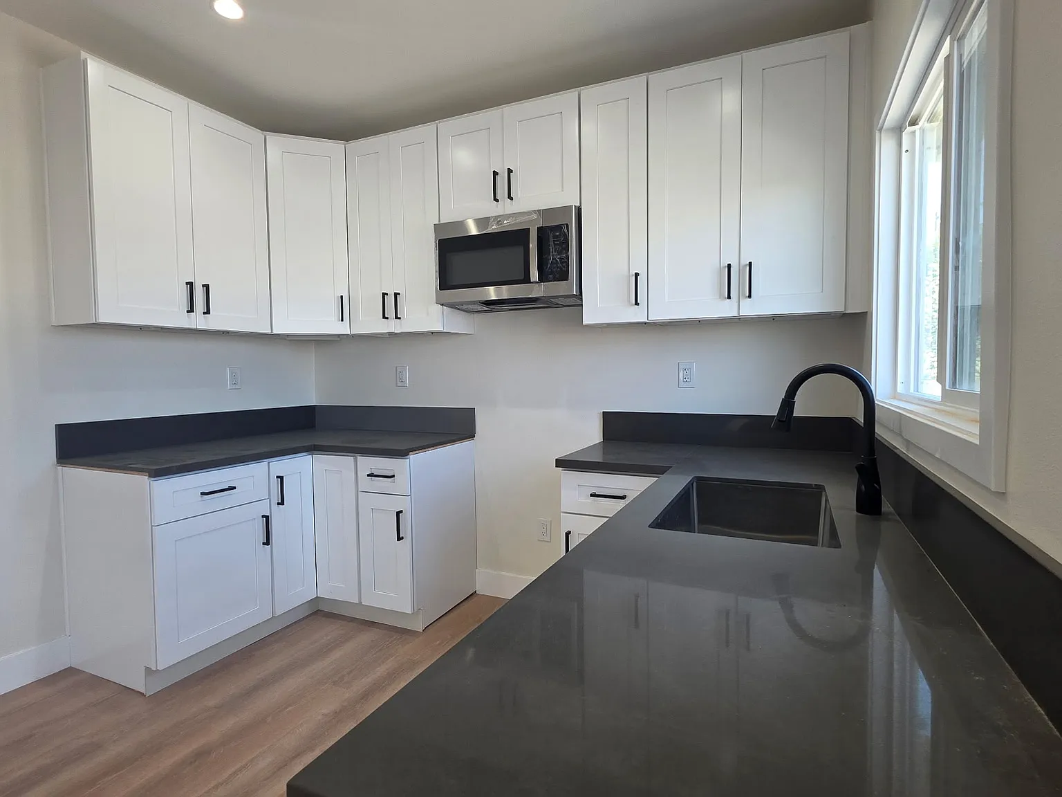 3 bed, 1500 sqft, $3,100 — Photo 1