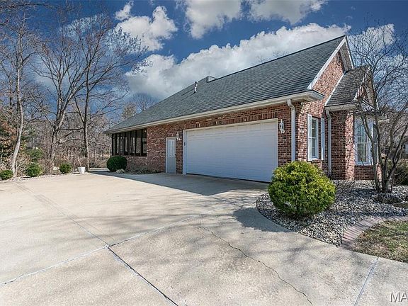 2nd image of 10 Dunbridge Ct