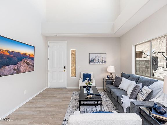 4th image of 2708 E SCHILIRO Circle