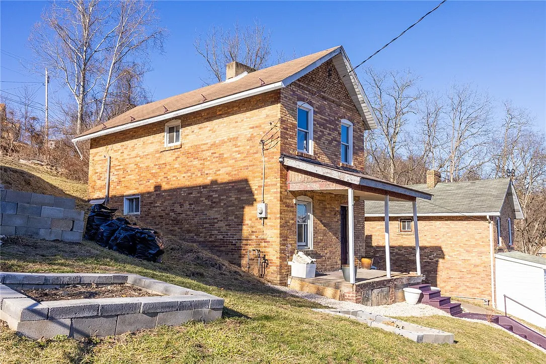513 4th St photo 1