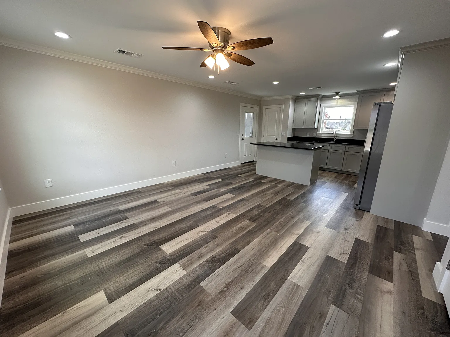 1456 County Road 182 - B — Photo 3