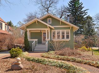 911 N Scott St, Wheaton, IL 60187