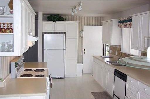2nd image of 1090 Ewson St #1A