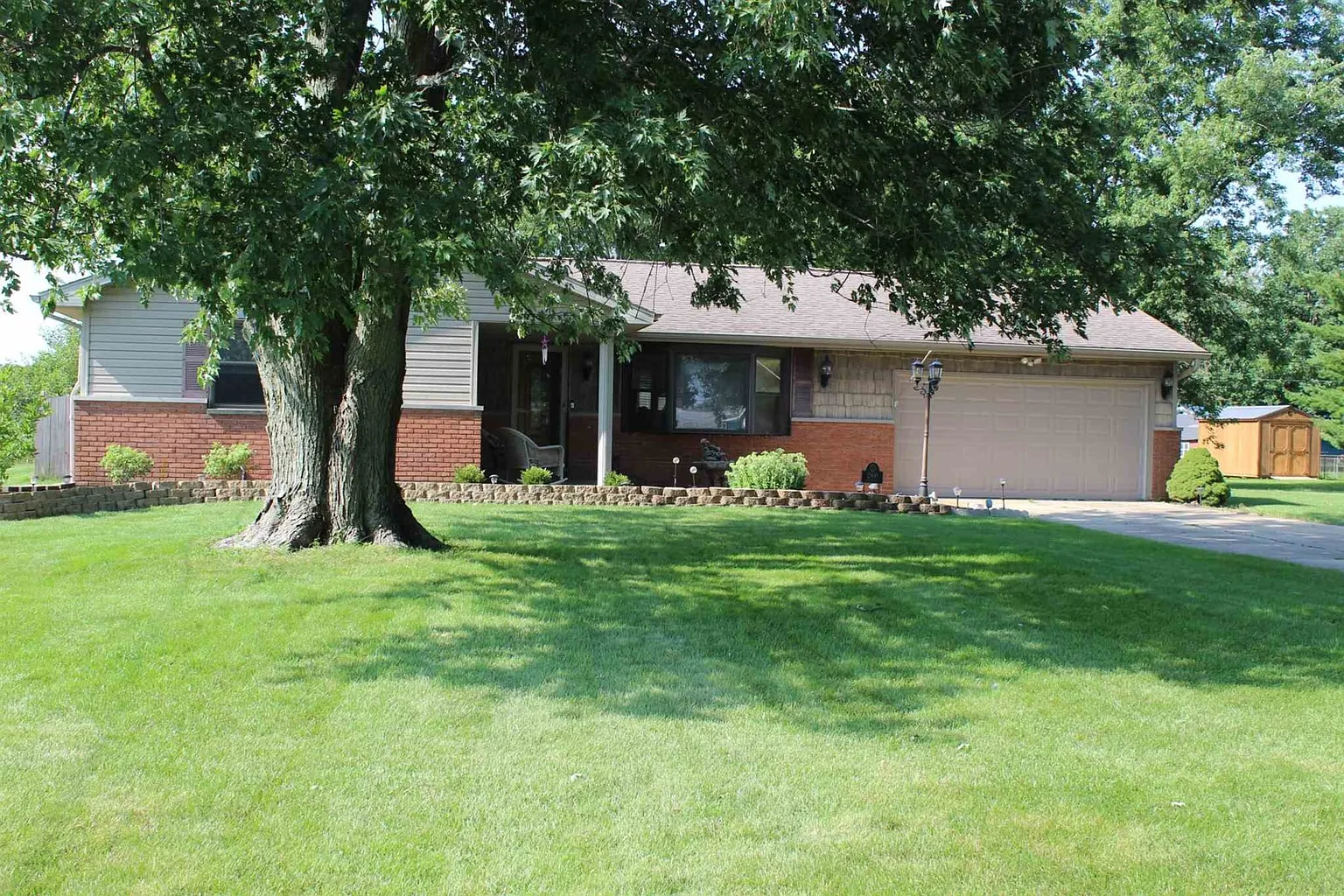 2800 E Chesterfield Ln photo 1