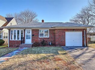 370 Budlong Rd, Cranston, RI 02920