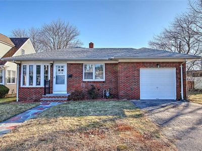 370 Budlong Rd, Cranston, RI, 02920