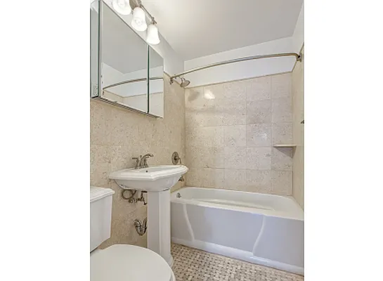 Rented by Stellar Management | media 2