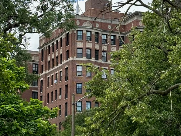 400 W Deming Pl #9N, Chicago, IL 60614