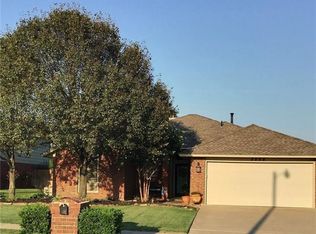 3508 Quail Ridge Dr, Moore, OK 73160