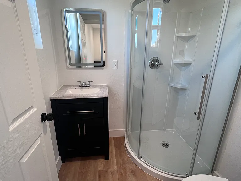 1224 W 37th Pl — Photo 79
