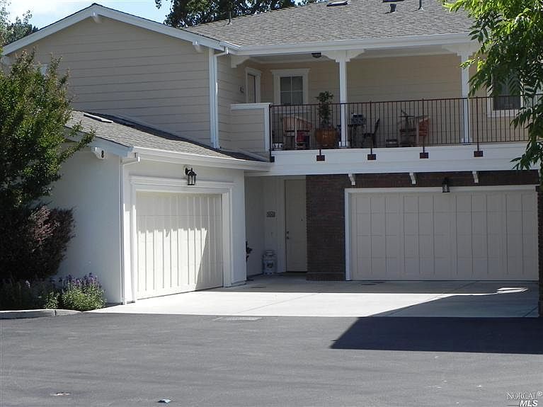 1st image of 510 Entrada Dr APT 106
