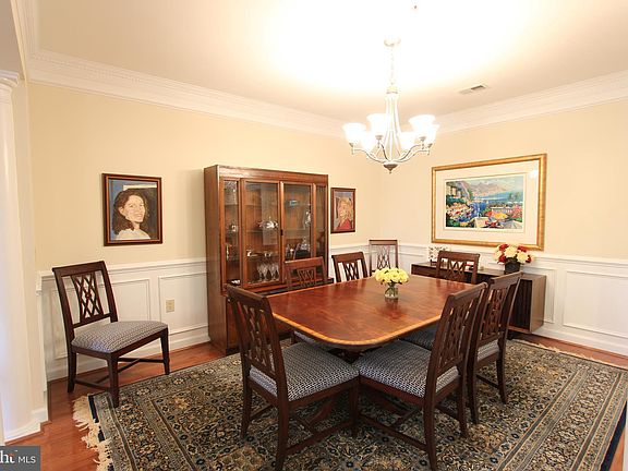 5th image of 100 Edelen Station Pl APT 402